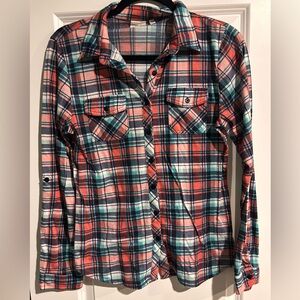 Women’s Plaid Long-sleeve Button-Up Shirt